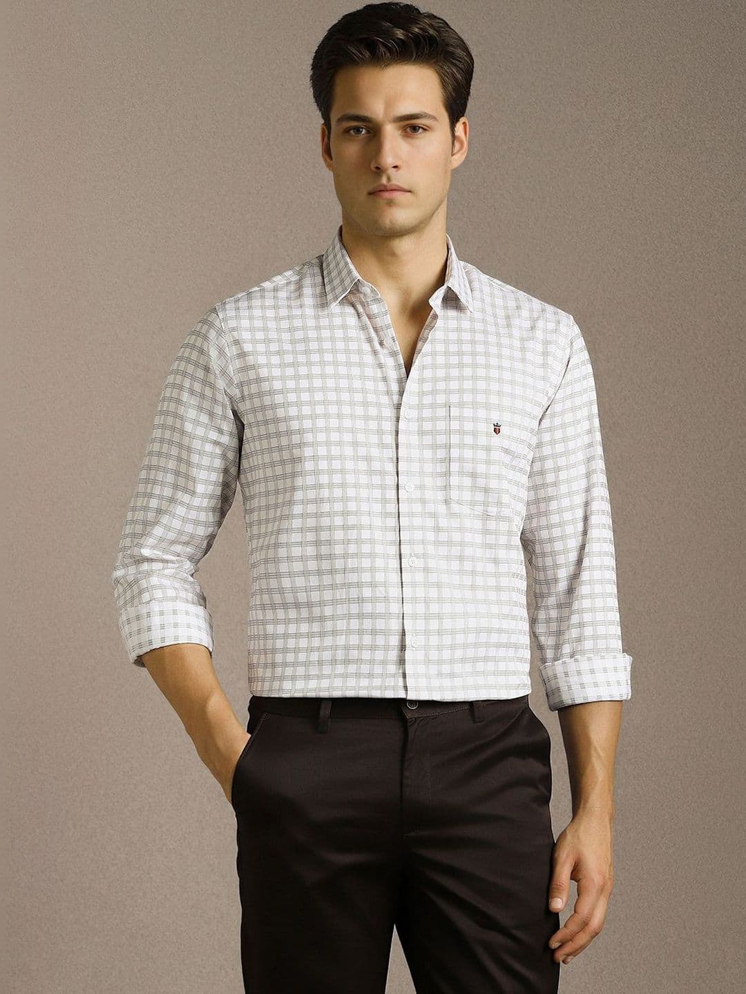 Men Slim Fit Checked Casual Shirt